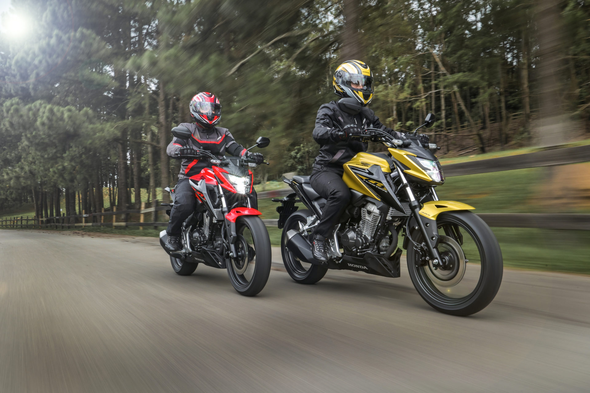 Nova Honda Cb F Twister Chega S Lojas E Parte De R