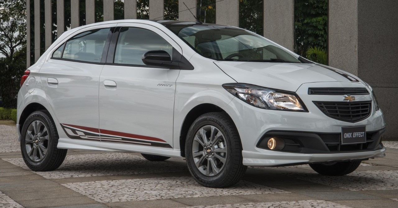 Chevrolet Onix é o carro mais vendido do Brasil em 2015