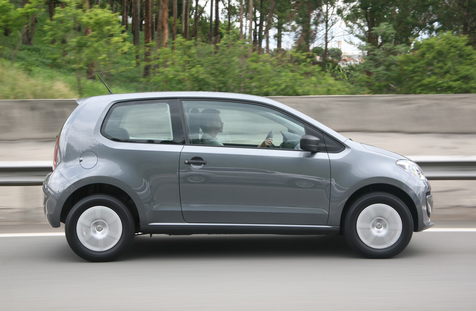 Comparativo: Fiat Mobi Drive x Volkswagen Move Up!