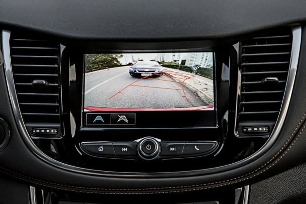 Chevrolet Tracker ganha controles eletrônicos - Motor Show