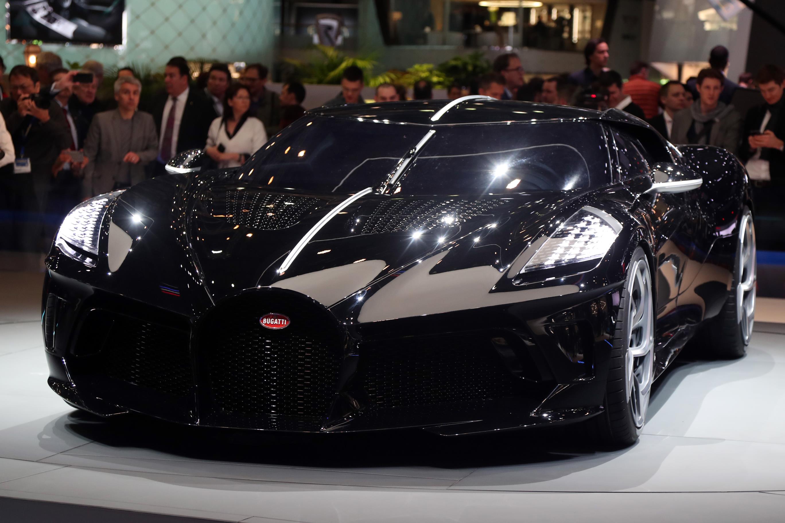 CR7 compra o carro mais caro do mundo, um Bugatti de R$ 48,7 milhões