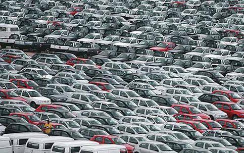 Falta de peças é um dos fatores por trás da queda nas vendas de carros