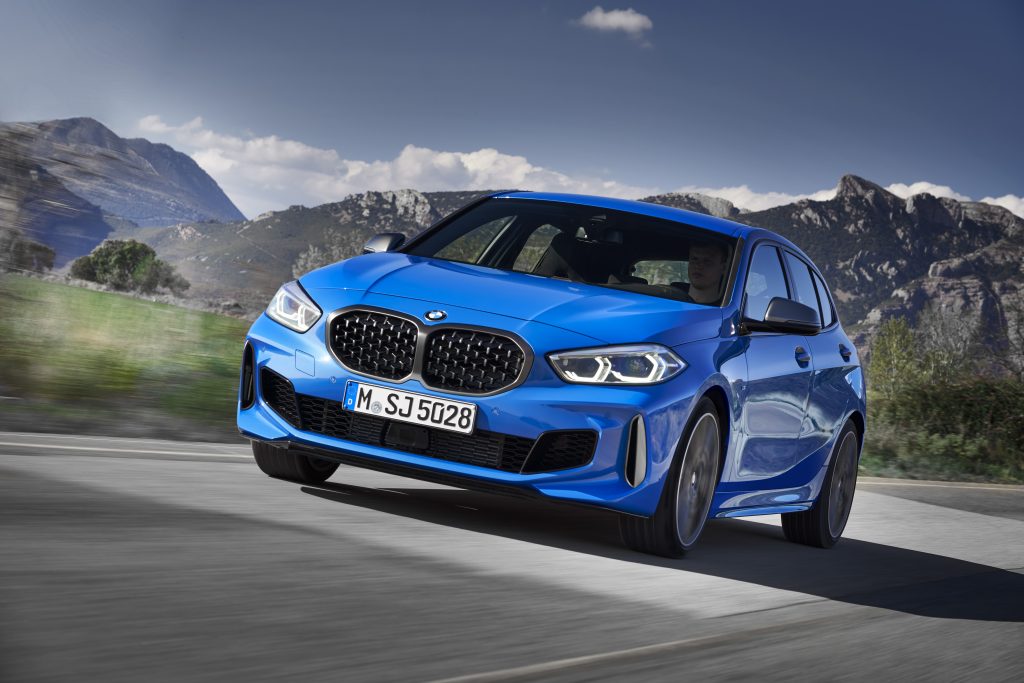 Novo BMW Série 1 estreia menor e com tração dianteira - Motor Show