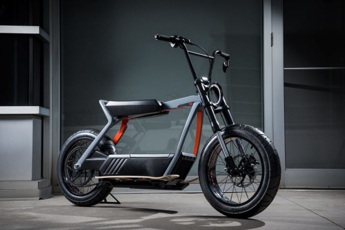 Harley-Davidson apresenta scooter elétrica com bateria removível