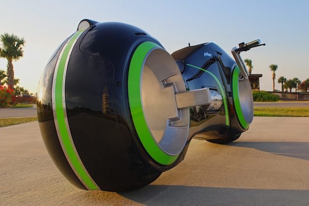 Neutron, a moto inspirada no filme Tron