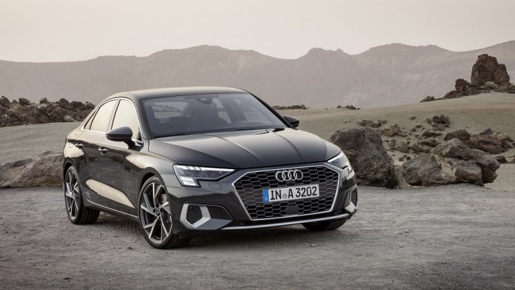 Audi A3 sedã aparece com novo design