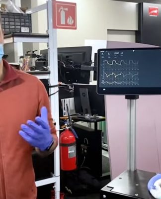 Engenheiro da Tesla apresenta o respirador construído com peças do Model 3