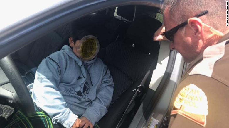 Foto da polícia de Utah mostra o menino que foi parado dirigindo uma SUV enquanto tentava comprar uma Lamborghini