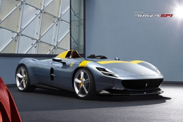 Ibrahimovic desfila com raríssima Ferrari de R$ 11 mi
