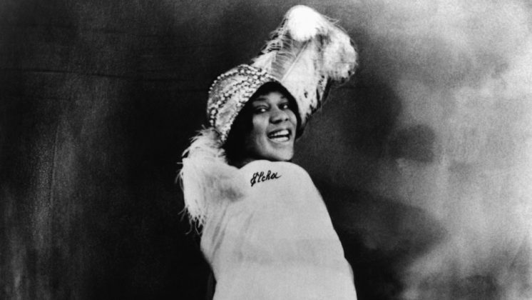 Imperatriz do Blues, Bessie Smith até hoje é considerada uma das vozes mais encantadoras e poderosas do jazz; morreu em 1937