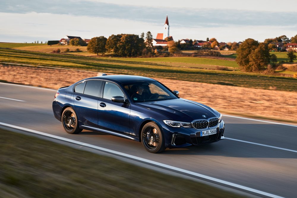 O novo BMW M340i xDrive Sedan chega no mercado nacional