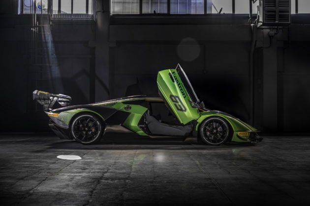 Lamborghini-Essenza-SCV12-13