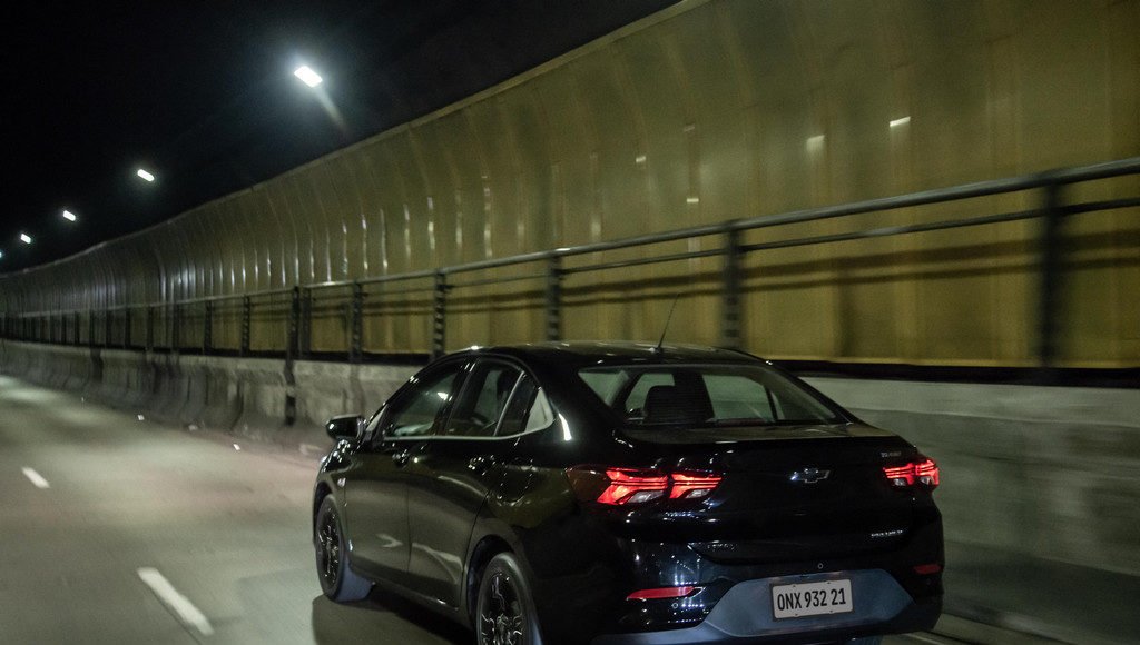Chevrolet Onix Plus Midnight (3)