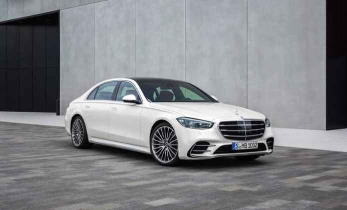 Mercedes Classe S ultratecnológico tem realidade aumentada e lê mentes de seus ocupantes