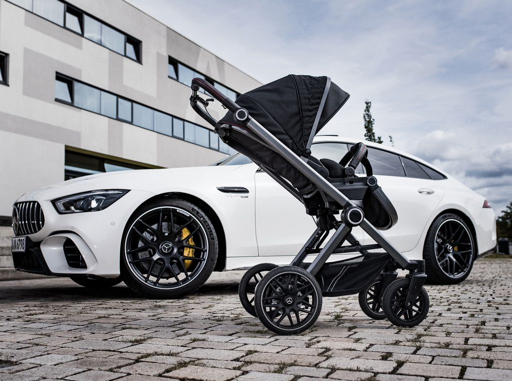 Carrinho de bebê Mercedes-AMG