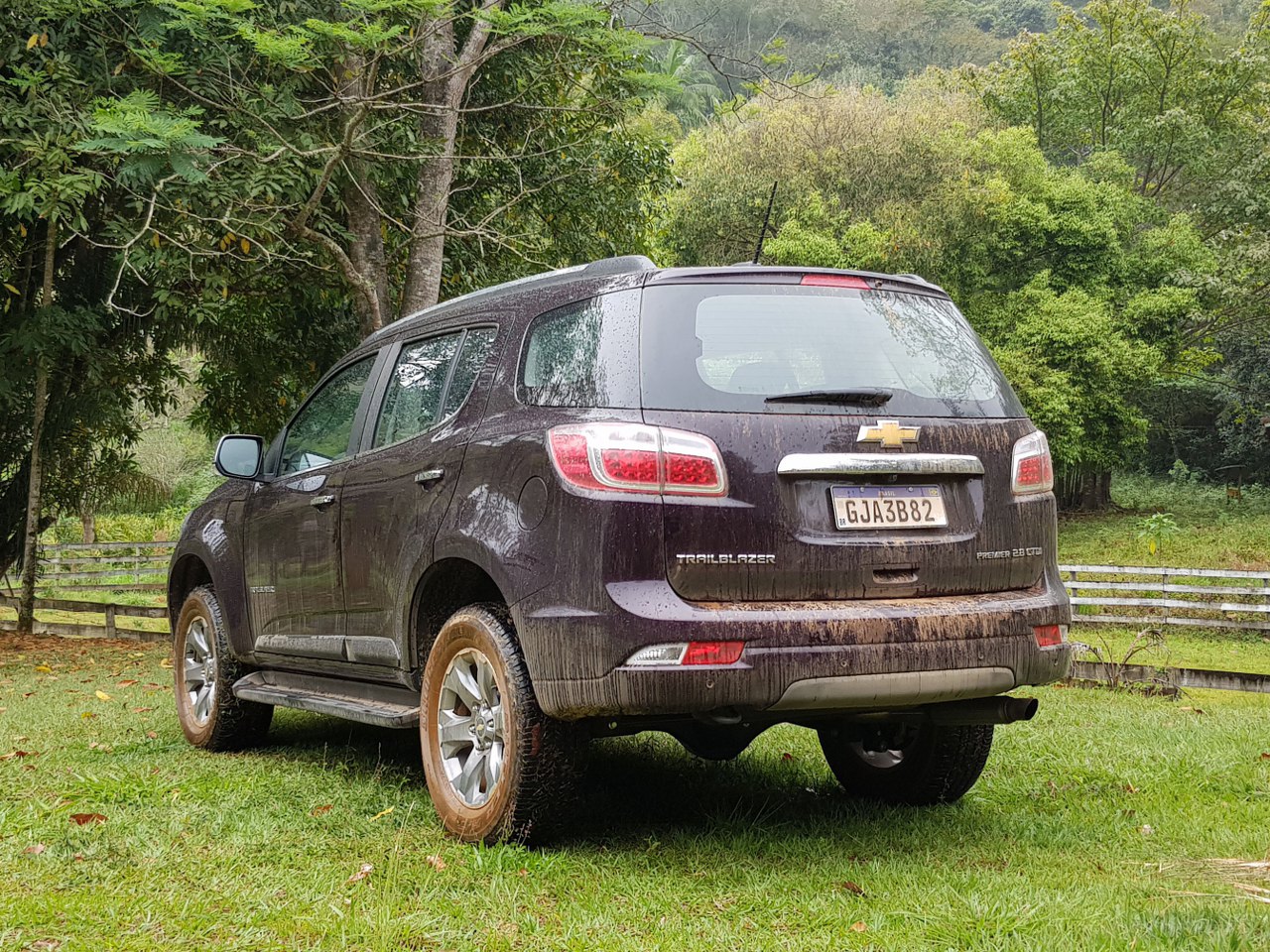 Chevrolet Trailblazer LTZ 2015 - Diesel - 7 Lugares - O SUV Com o Melhor  Custo Benefício do Brasil 