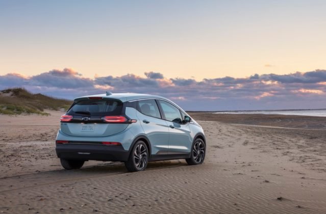 chevrolet-bolt-ev-2022-6-639x420.jpg