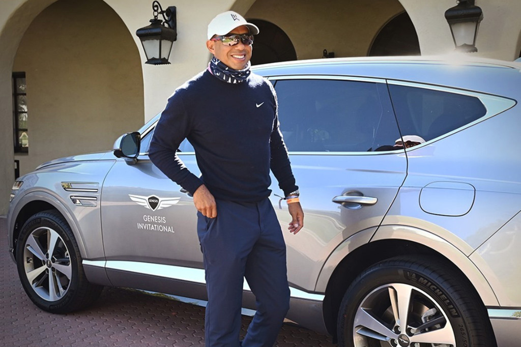 Tiger Woods chegou a postar uma foto com seu Genesis GV80, o carro com o qual sofreu acidente