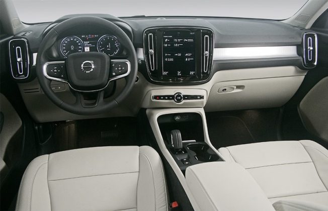 Volvo XC40 Momentum 2021