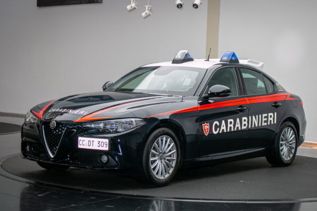 Blindagem e motor de 200 cv: conheça a viatura Alfa Romeo da polícia italiana