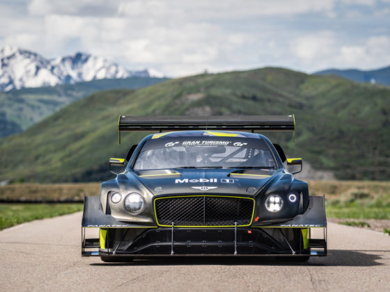 Bentley cria volante que pode ser usado no carro e nos games