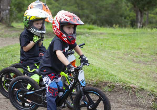 E-Biker 12 é uma bike elétrica para crianças a partir de 2 anos