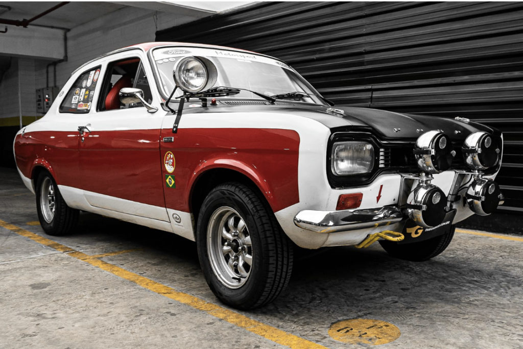 Clube mostra carros de corrida antigos fabricados no Brasil