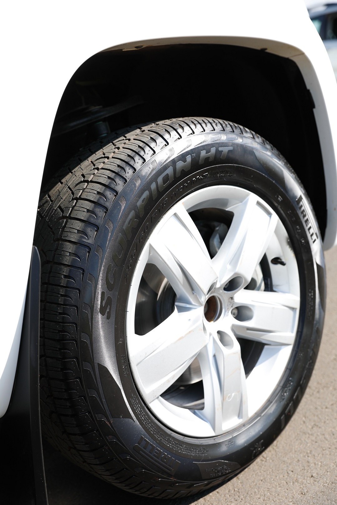 Pirelli cria pneus sob medida para os veículos elétricos da Rivian