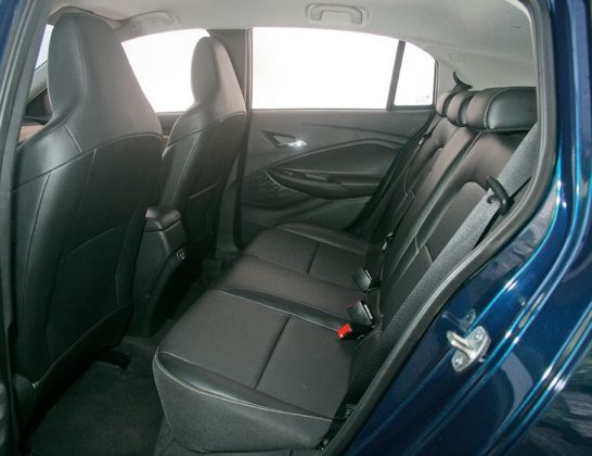 Chevrolet Onix Premier 2