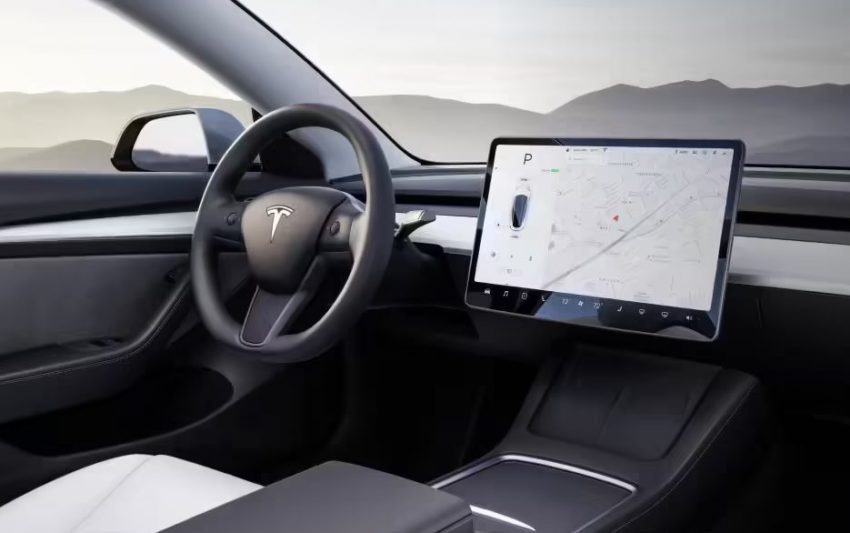 Tesla  Crescem relatos de pessoas jogando videogame com carros em