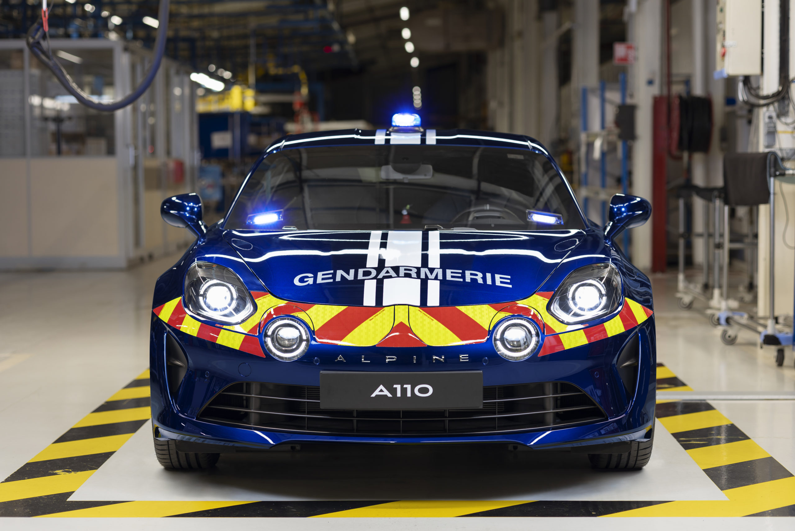 Alpine A110 - Supercarros da polícia francesa prometem servir à lei com  potência - Olhar Digital