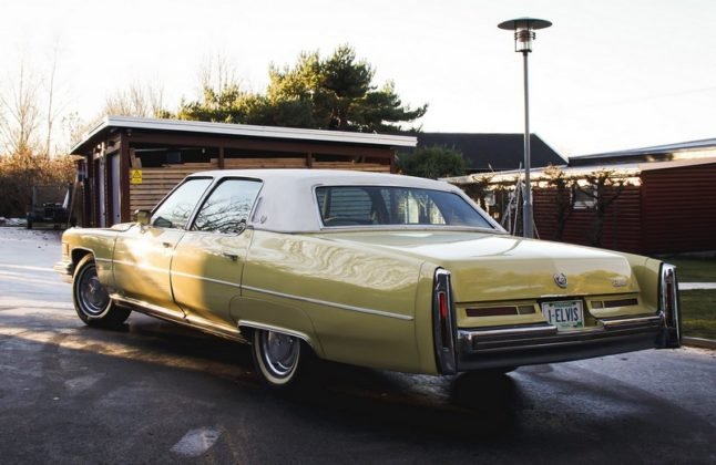 cadillac-fleetwood-brougham-1975-elvis-presley-3-646x420.jpg