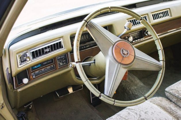 Cadillac Fleetwood Brougham 1975