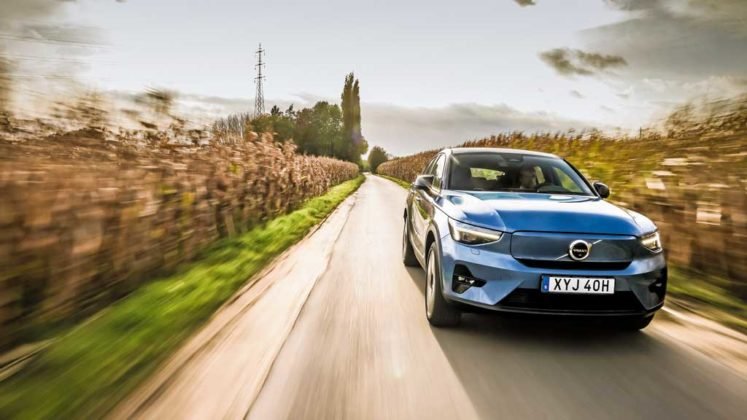 08-volvo-c40-recharge-747x420.jpg