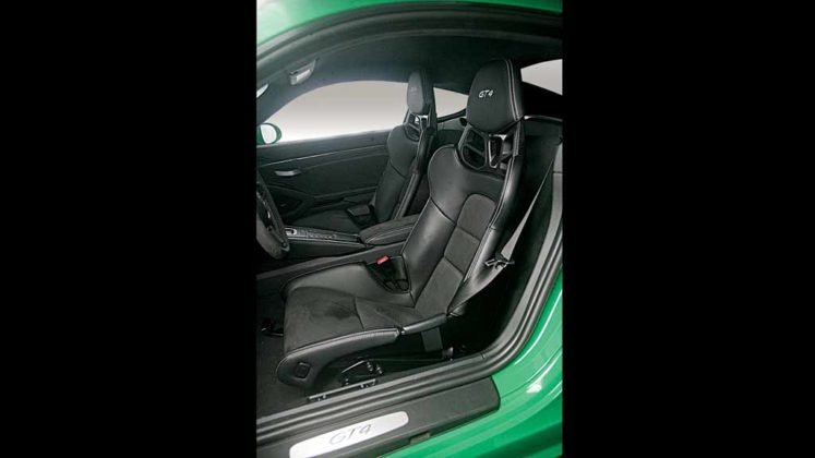 14-porsche-718-cayman-gt4-747x420.jpg