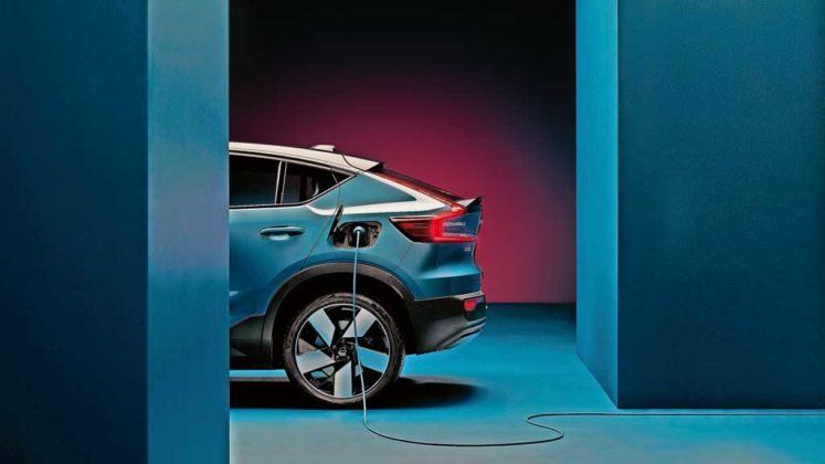 14-volvo-c40-recharge-747x420.jpg
