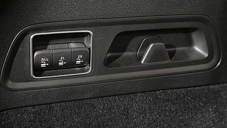 15-mercedes-benz-gls-450-4matic-747x420.jpg
