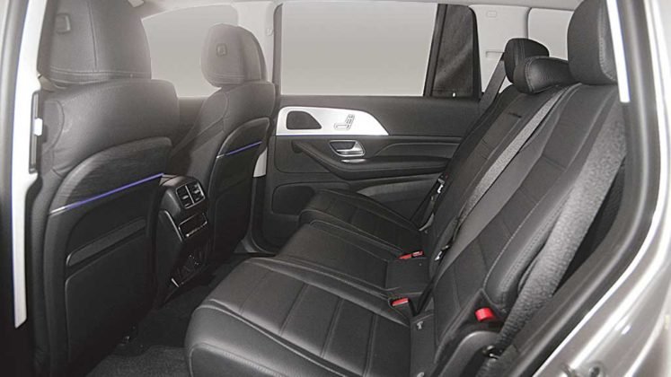 17-mercedes-benz-gls-450-4matic-747x420.jpg