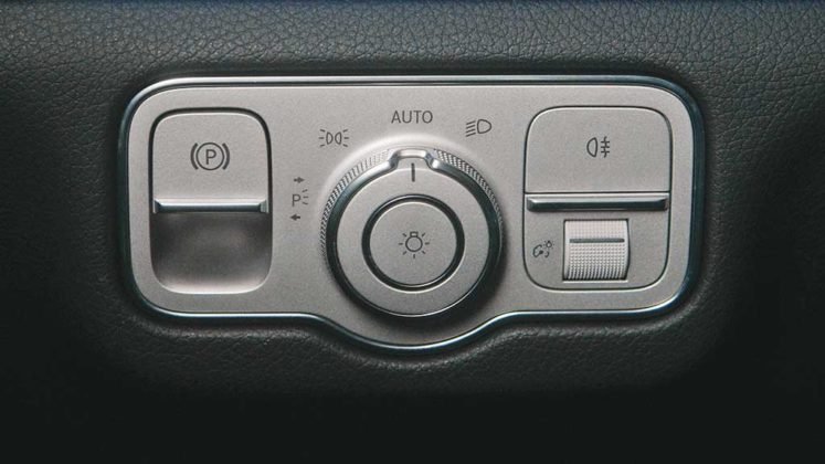 19-mercedes-benz-gls-450-4matic-747x420.jpg