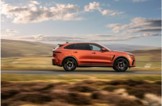 jaguar-f-pace-svr-22my-atacama-orange-3-642x420.jpg