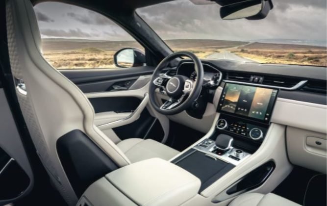 jaguar-f-pace-svr-22my-interior-667x420.jpg