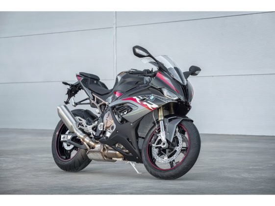 p90450666-lowres-bmw-s1000-rr-mineral-561x420.jpg