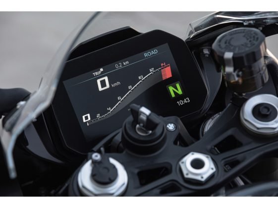 p90450669-lowres-bmw-s1000-rr-mineral-561x420.jpg
