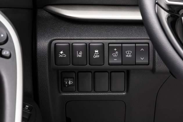 eclipse-hpe-s-comandos-ao-lado-do-volante-630x420.jpg