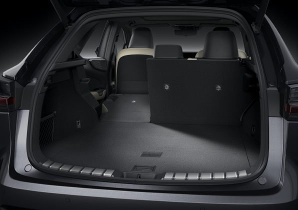 lexus-nx-porta-malas-596x420.jpg