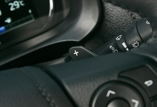 toyota-yaris-sedan-xs-12-614x420.jpg
