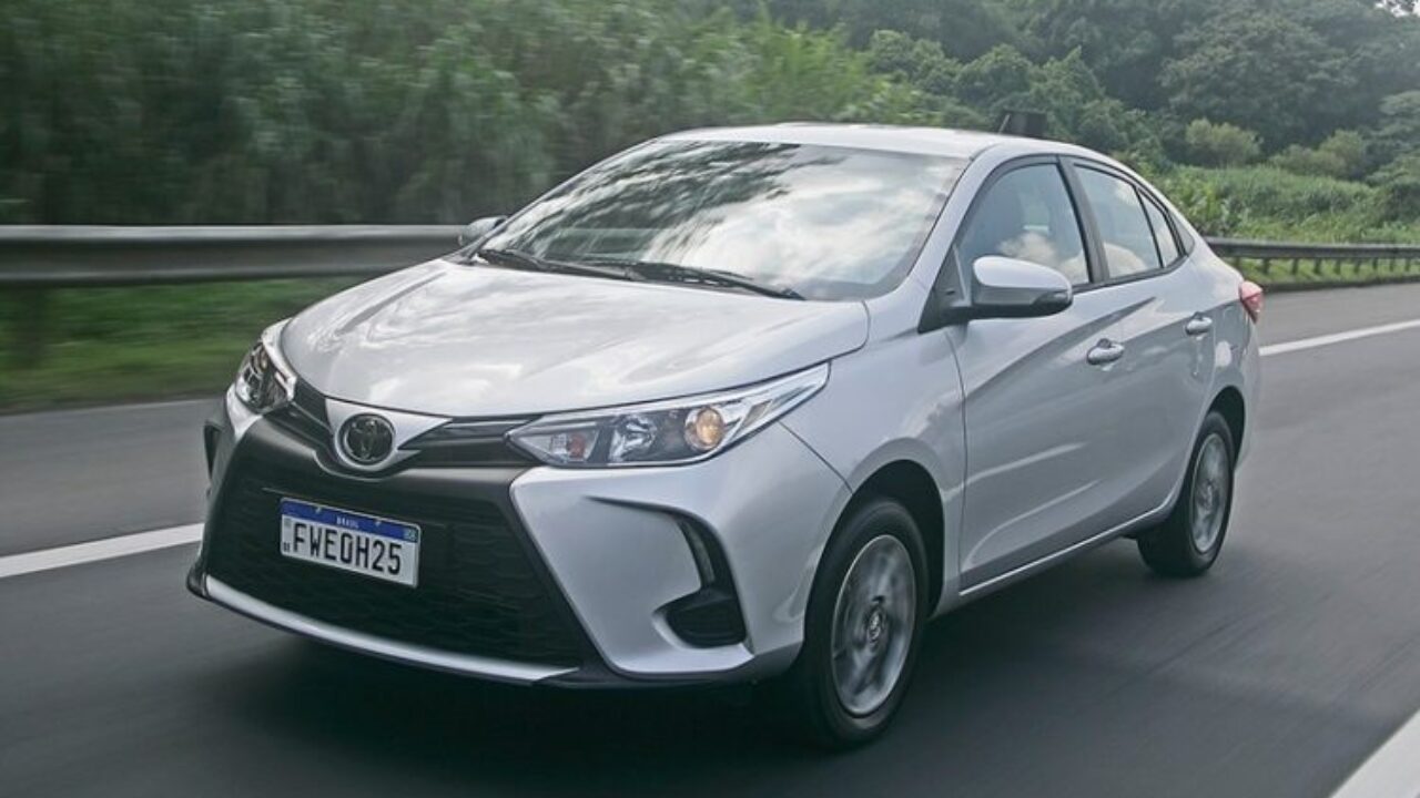Toyota Yaris Ativ sedan được ra mắt tại châu Á