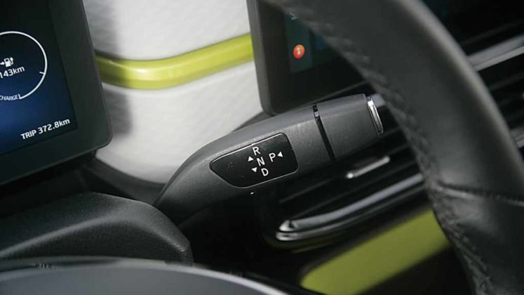 06-jac-e-js1-747x420.jpg