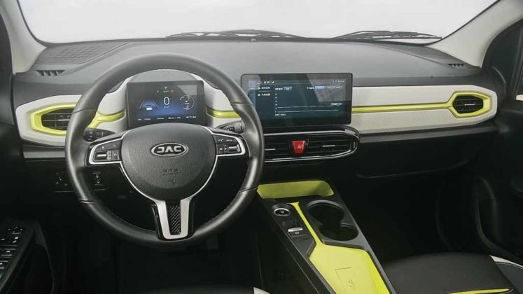 11-jac-e-js1-747x420.jpg