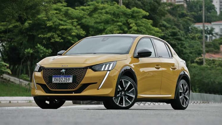 11-peugeot-e-208-gt-747x420.jpg